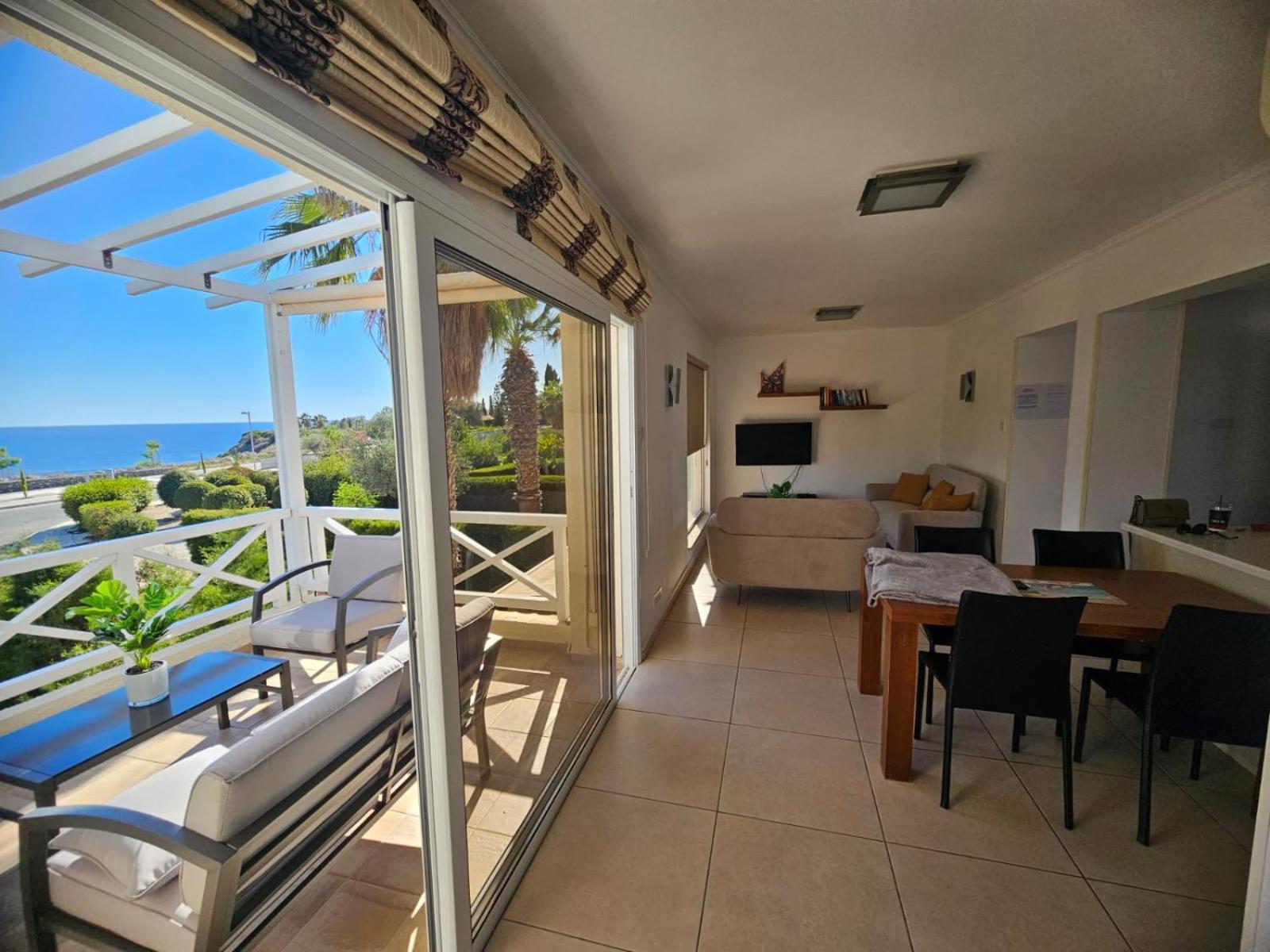 Horizon Bliss At Coral Bay Apartment Peyia Exterior photo